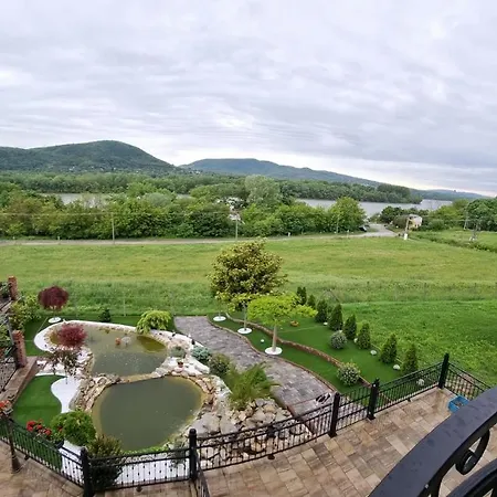 Modra Ryba 招待所 3*